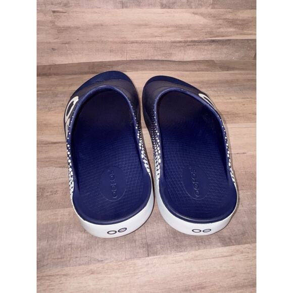 OOFOS OOahh Men\'s sz 9 Woman 11 Navy Matrix Comfort Slides Cushioned Sandals main image 5